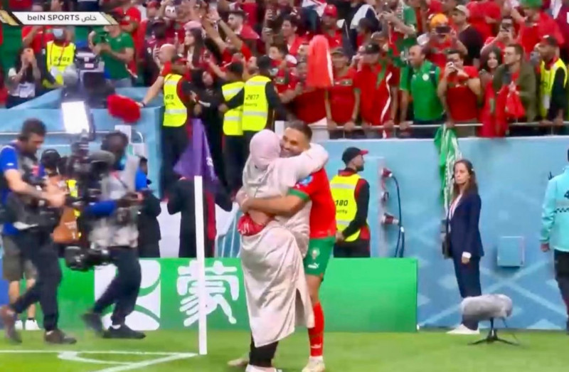 Morroco player celebrating with his mom